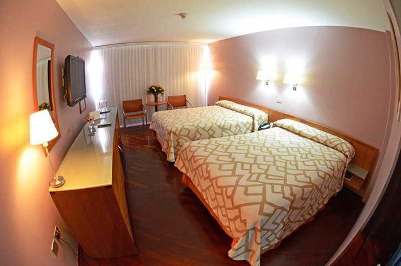 Hotel Paseo De Las Mercedes การากัส ภายนอก รูปภาพ